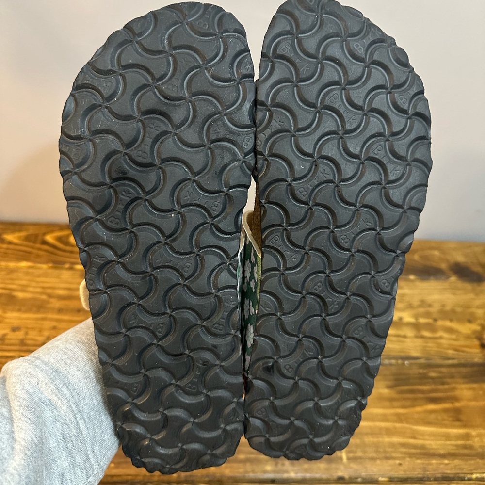 Papillio by Birkenstock Arizona Sandals Womens Size 7 EU 38 Floral Two Strap - Picture 6 of 7